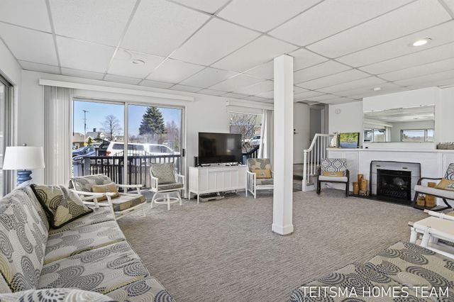 400 Lakeview Court 25D, Spring Lake, MI 49456