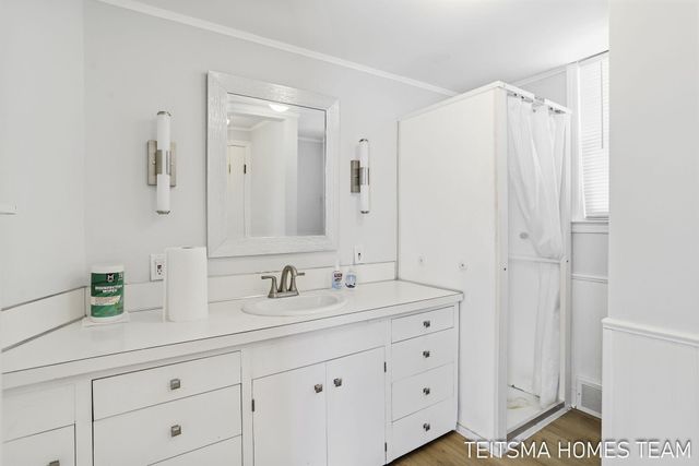 400 Lakeview Court 25D, Spring Lake, MI 49456