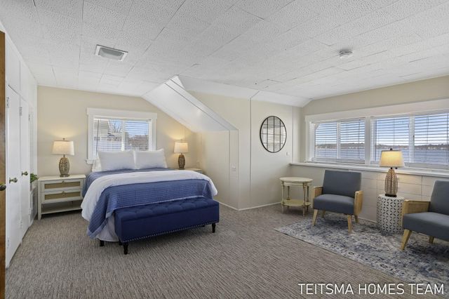 400 Lakeview Court 25D, Spring Lake, MI 49456