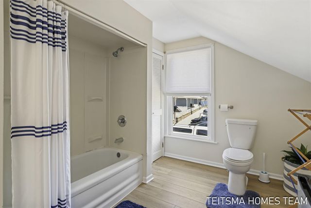 400 Lakeview Court 25D, Spring Lake, MI 49456