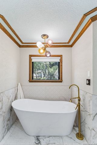 28160 WINDWOOD DR E, Boerne, TX 78006