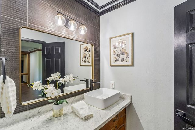 28160 WINDWOOD DR E, Boerne, TX 78006