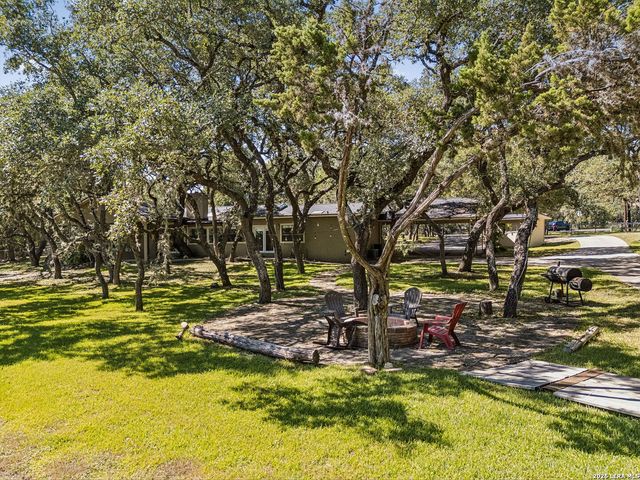 28160 WINDWOOD DR E, Boerne, TX 78006