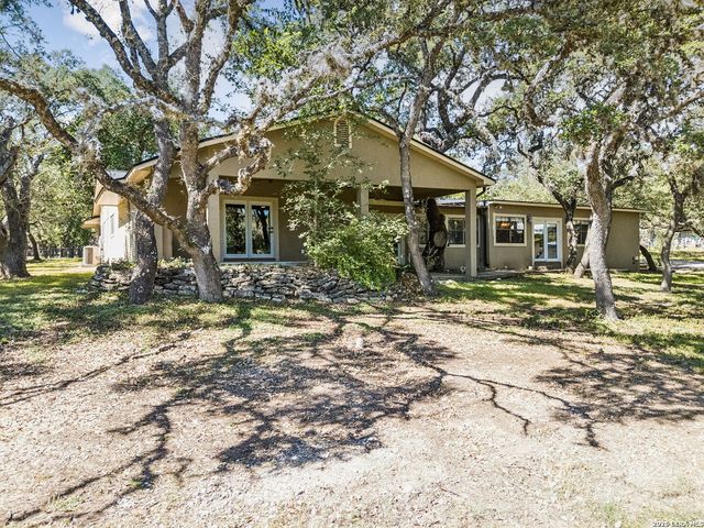 28160 WINDWOOD DR E, Boerne, TX 78006