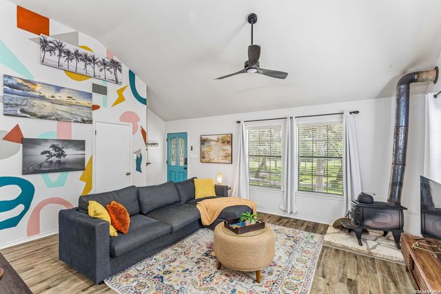 28160 WINDWOOD DR E, Boerne, TX 78006