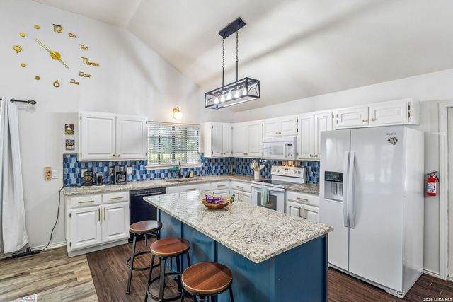 28160 WINDWOOD DR E, Boerne, TX 78006