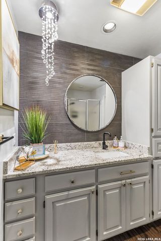 28160 WINDWOOD DR E, Boerne, TX 78006