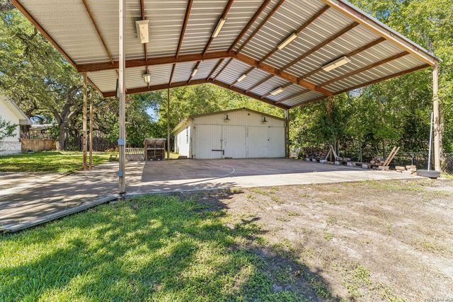 28160 WINDWOOD DR E, Boerne, TX 78006