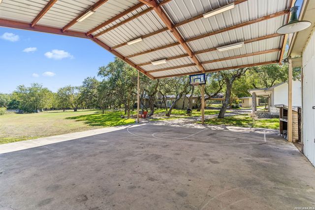 28160 WINDWOOD DR E, Boerne, TX 78006