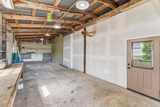 28160 WINDWOOD DR E, Boerne, TX 78006