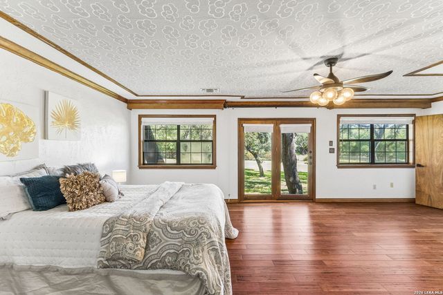 28160 WINDWOOD DR E, Boerne, TX 78006