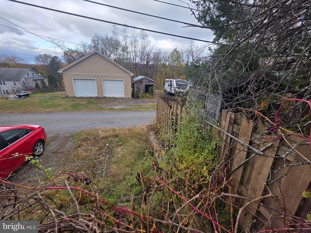 257 MOORE ST, Millersburg, PA 17061