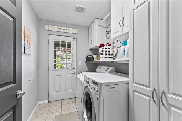 135 Candice Court, Medford, OR 97504