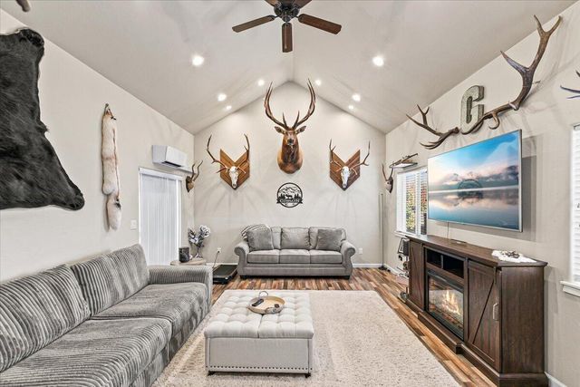 135 Candice Court, Medford, OR 97504