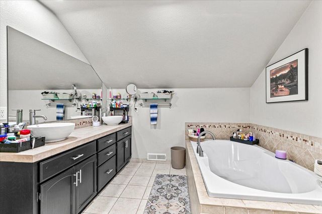 135 Candice Court, Medford, OR 97504