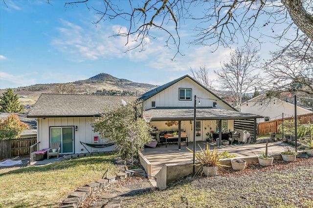 135 Candice Court, Medford, OR 97504