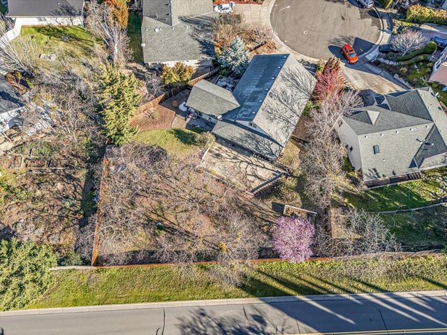 135 Candice Court, Medford, OR 97504