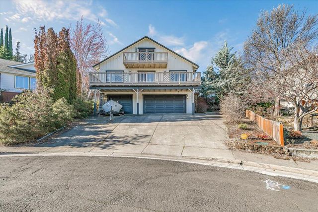 135 Candice Court, Medford, OR 97504