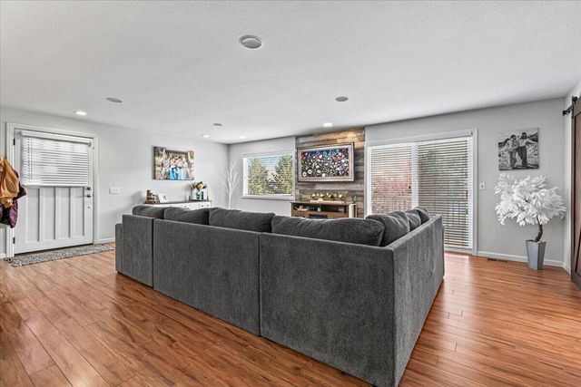 135 Candice Court, Medford, OR 97504