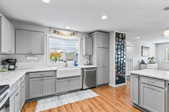 135 Candice Court, Medford, OR 97504