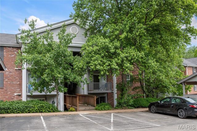 7611 Triwoods Drive D, Shrewsbury, MO 63119
