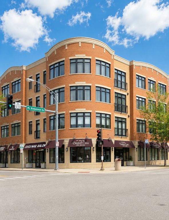 106 S Ridgeland Avenue 304, Oak Park, IL 60302