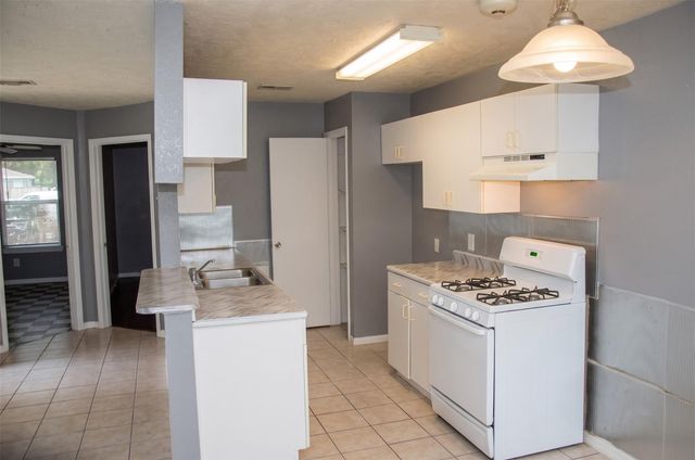306 Willowick Street, Tomball, TX 77375