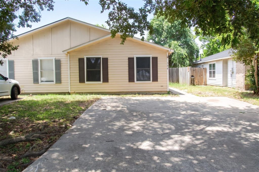 306 Willowick Street, Tomball, TX 77375