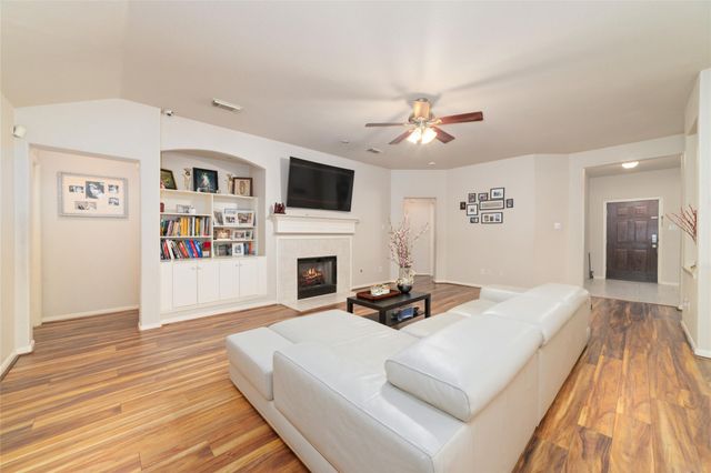 14235 Hidden Meadow Dr Drive, Sugar Land, TX 77498