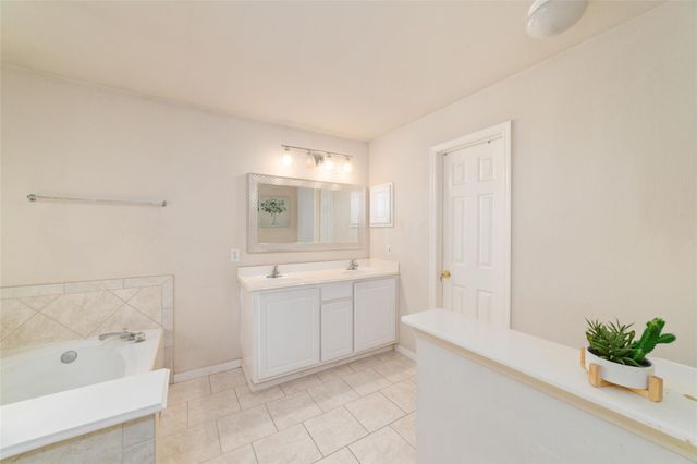 14235 Hidden Meadow Dr Drive, Sugar Land, TX 77498