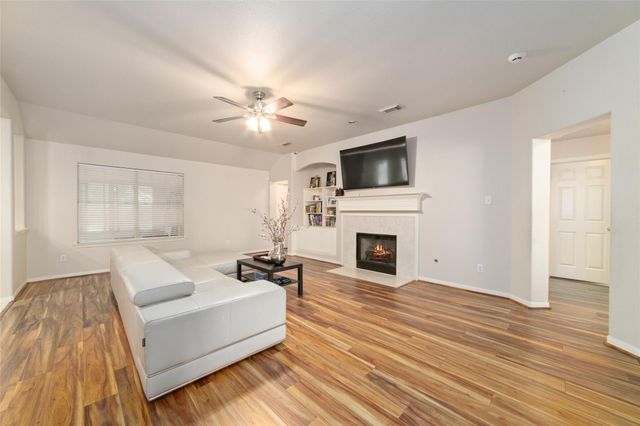 14235 Hidden Meadow Dr Drive, Sugar Land, TX 77498