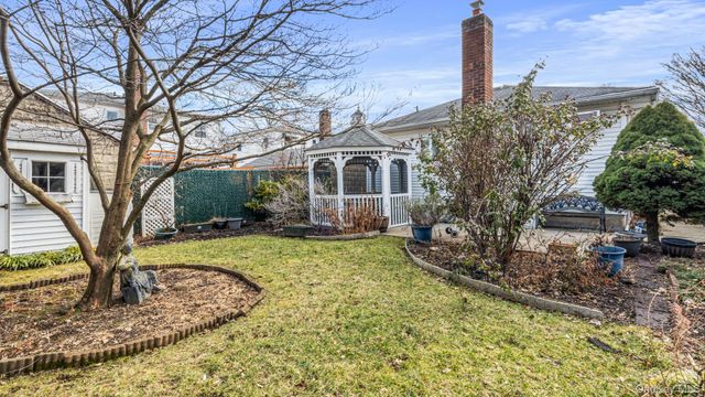 135-15 63rd Avenue, Flushing, NY 11367