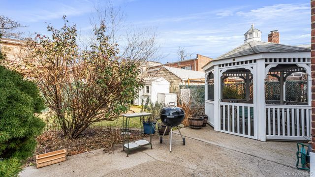 135-15 63rd Avenue, Flushing, NY 11367