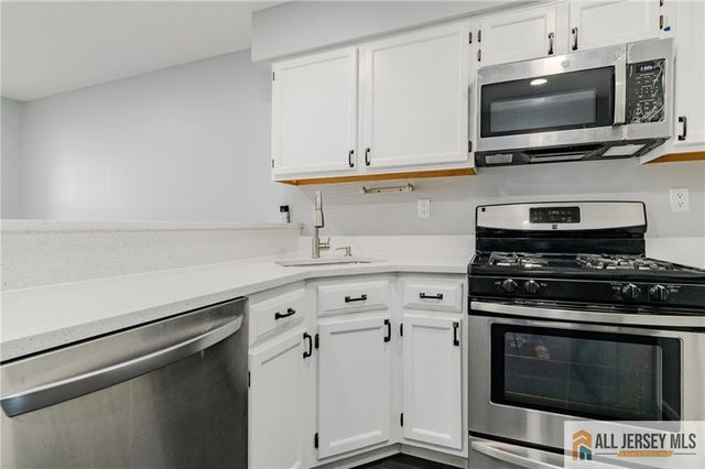 203 Concord Place, North Brunswick, NJ 08902