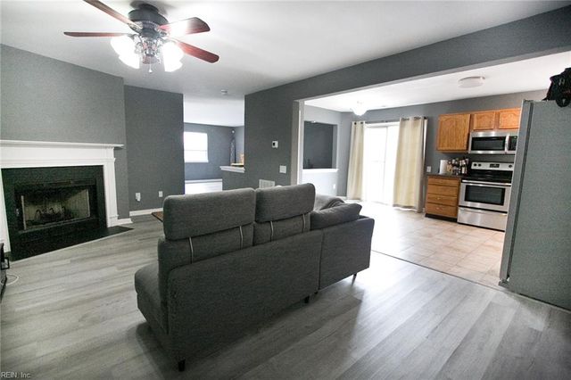 157 Stoney Ridge AVE, Suffolk, VA 23435