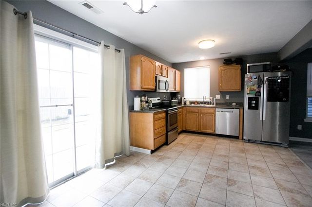 157 Stoney Ridge AVE, Suffolk, VA 23435
