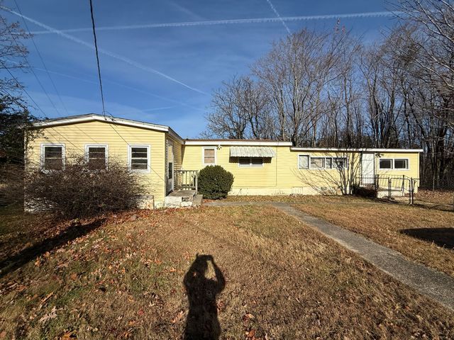 7212 Wood Haven RD, Roanoke, VA 24019