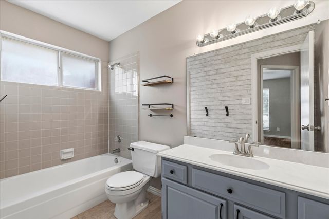 7153 Fox Drive, The Colony, TX 75056