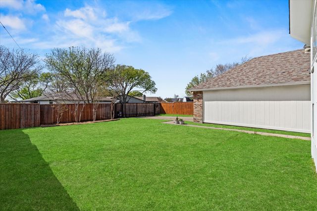 7153 Fox Drive, The Colony, TX 75056