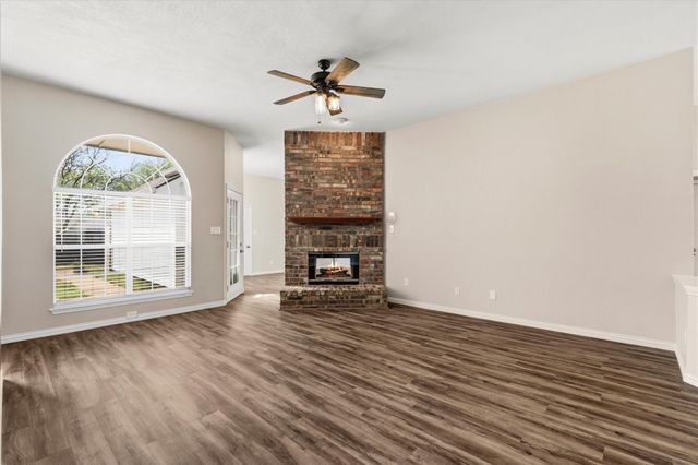 7153 Fox Drive, The Colony, TX 75056