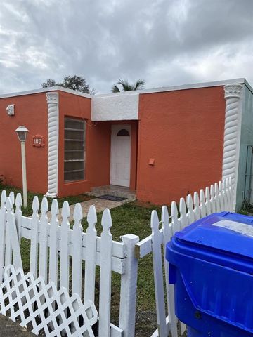1110 S 29th Avenue, Hollywood, FL 33020