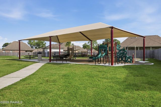 211 Moss Bluff Drive, Lafayette, LA 70507
