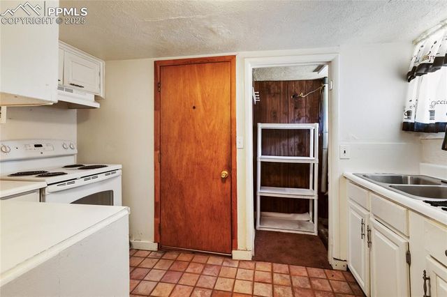 1007 Iowa Avenue, Colorado Springs, CO 80909
