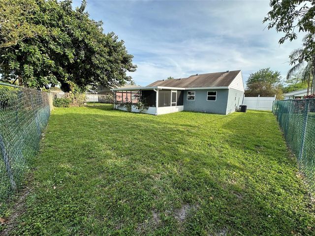 8395 GARDEN GATE Place, Boca Raton, FL 33433
