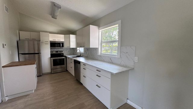 8395 GARDEN GATE Place, Boca Raton, FL 33433