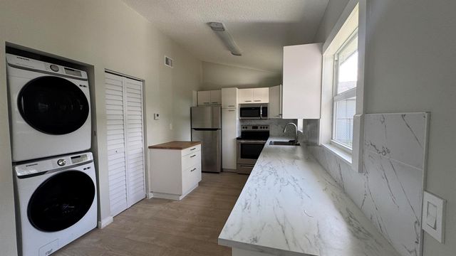 8395 GARDEN GATE Place, Boca Raton, FL 33433