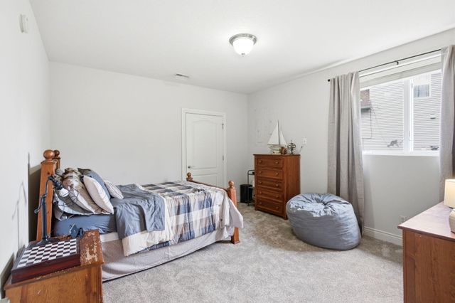 3804 CREEKFRONT WAY, Columbia, MO 65203