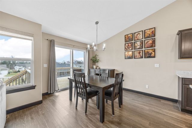 2107 Holly Meadow Avenue SW, Cedar Rapids, IA 52404