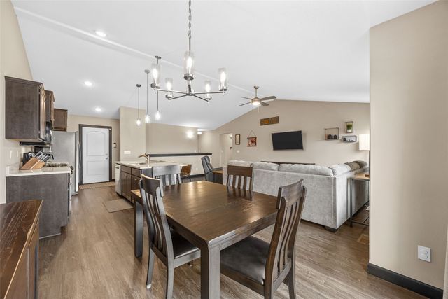 2107 Holly Meadow Avenue SW, Cedar Rapids, IA 52404