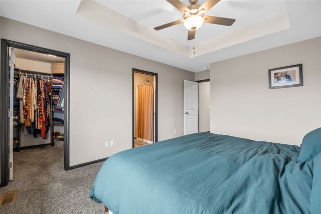 2107 Holly Meadow Avenue SW, Cedar Rapids, IA 52404